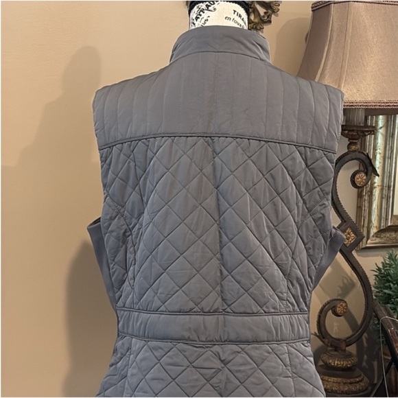**New York & Company Vest Sleeveless Zippered Front Quilted Front Pockets Gray L - Picture 6 of 9